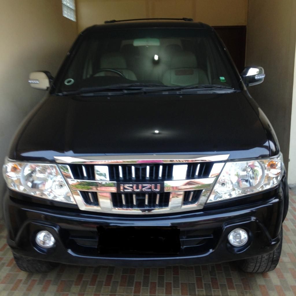 JUAL ISUZU PANTHER GRAND TOURING 2009 MULUS